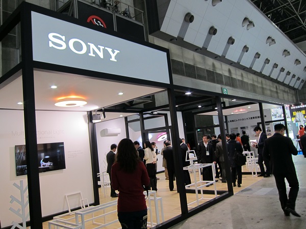 ���ձ�չ���۽�ȫ��LED/OLED��ҵ��չ