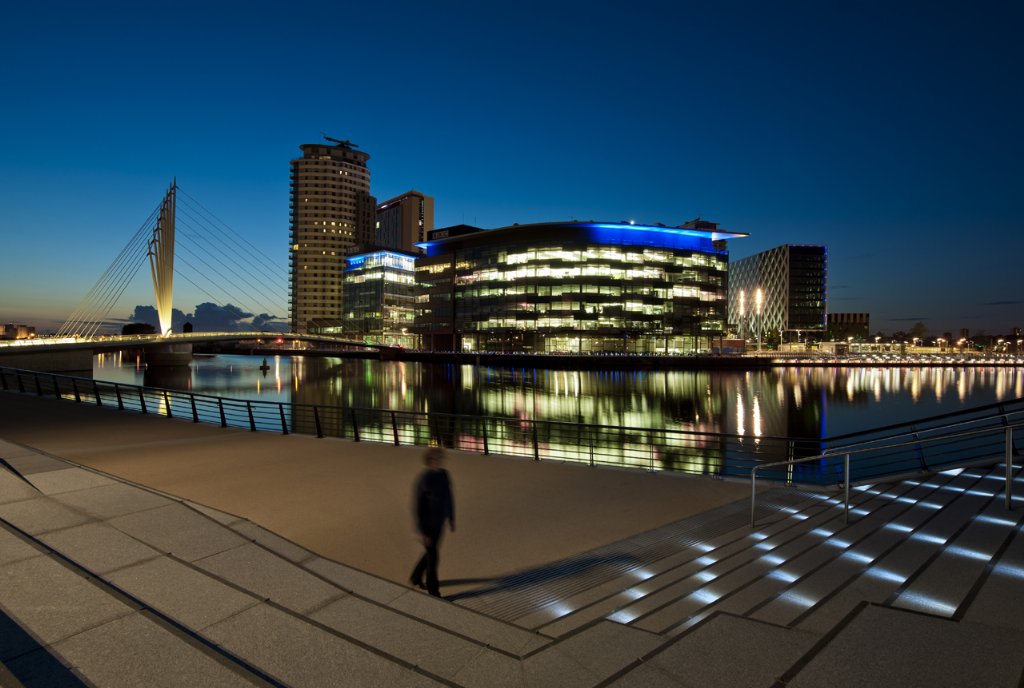 ʯ��ׯҹ�������ķ�չ����